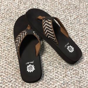 Yellow Box flip flops size 8.5